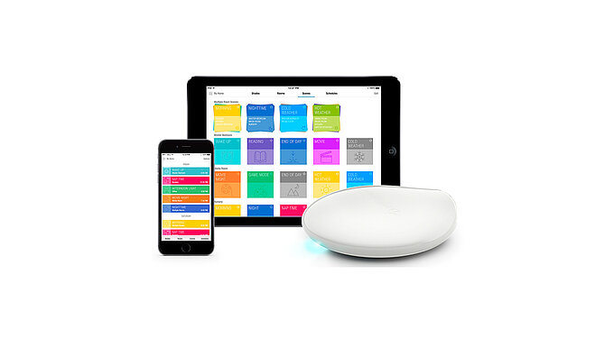 Smart Home App auf dem Tablet und Handy und Fernbedienung