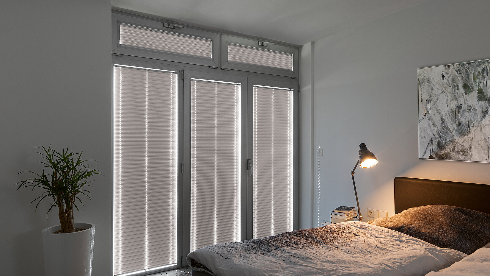 MHZ Plissees zur Abdunklung im Schlafzimmer